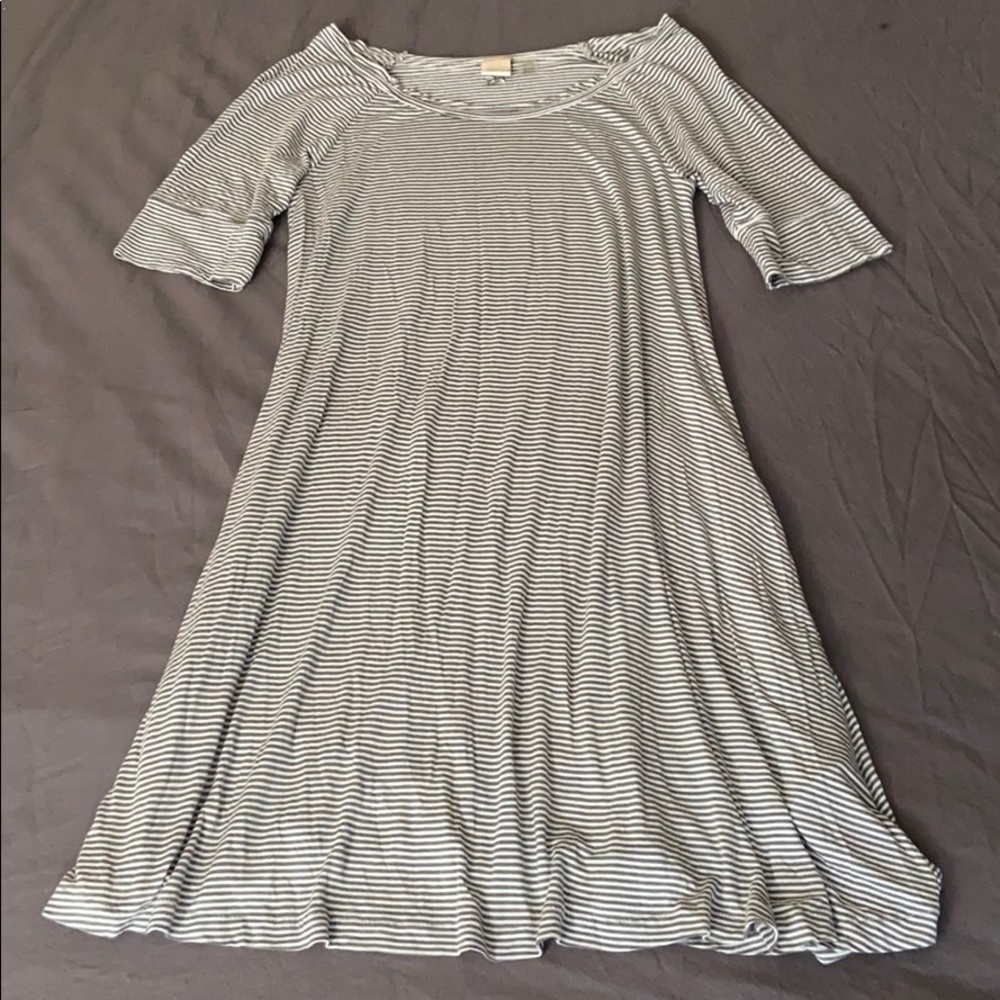 Super cute Roxy green stripped dress size SP